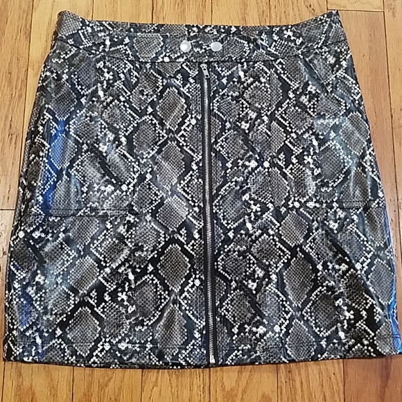 Snakeskin printed skirt - Picture 3 of 7